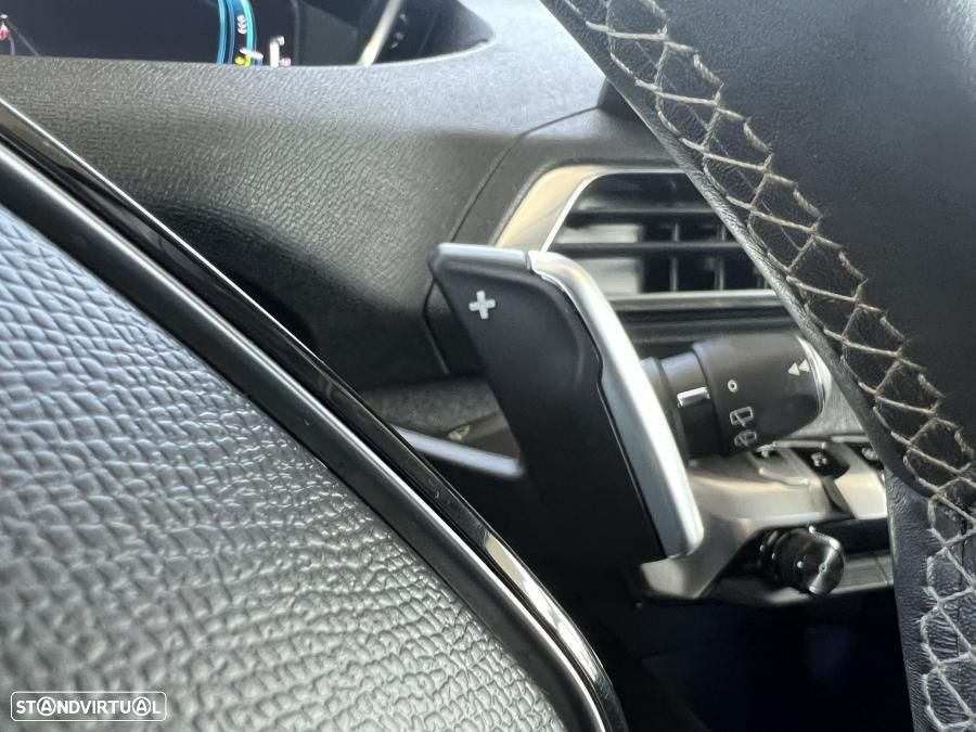 Peugeot 3008 1.6 Hybrid4 Allure Pack e-EAT8 - 34
