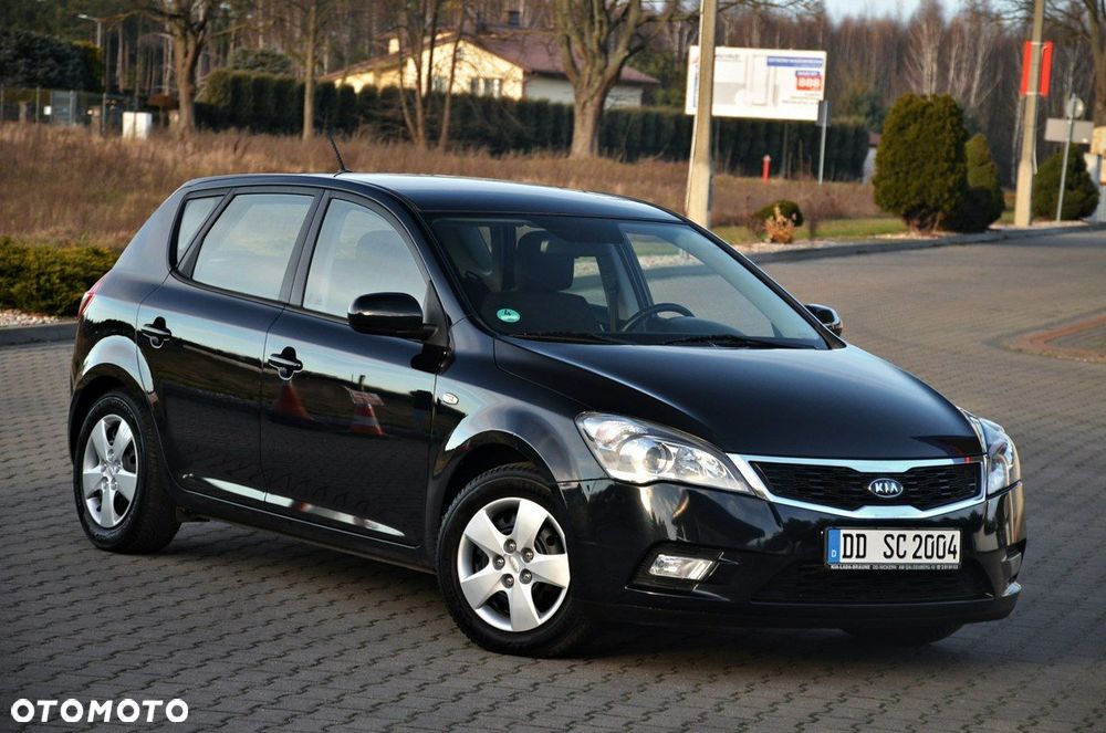 Kia Ceed - 9