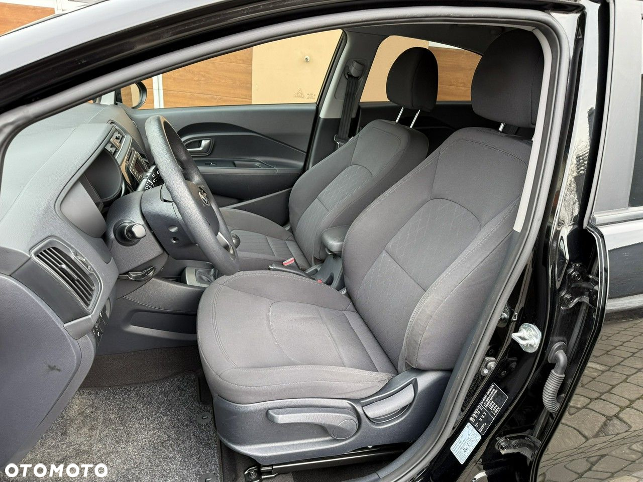 Kia Rio - 14