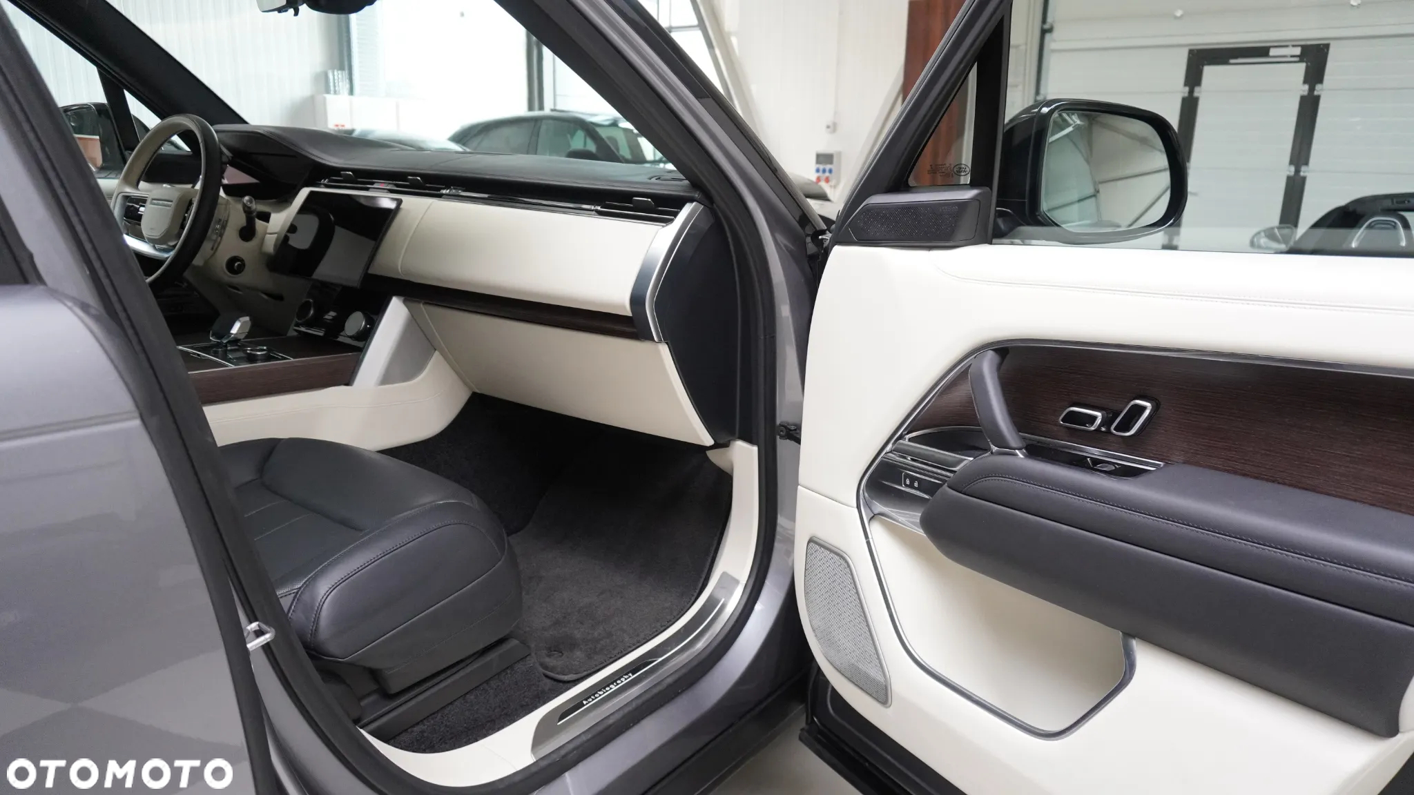 Land Rover Range Rover 4.4 V8 P535 Autobiography - 9