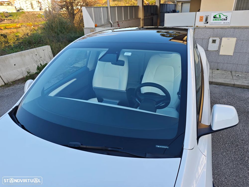 Tesla Model Y Long Range Dual Motor AWD - 14