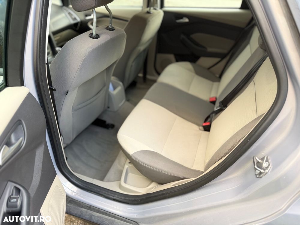 Ford Focus 1.6 TDCI DPF Titanium - 11