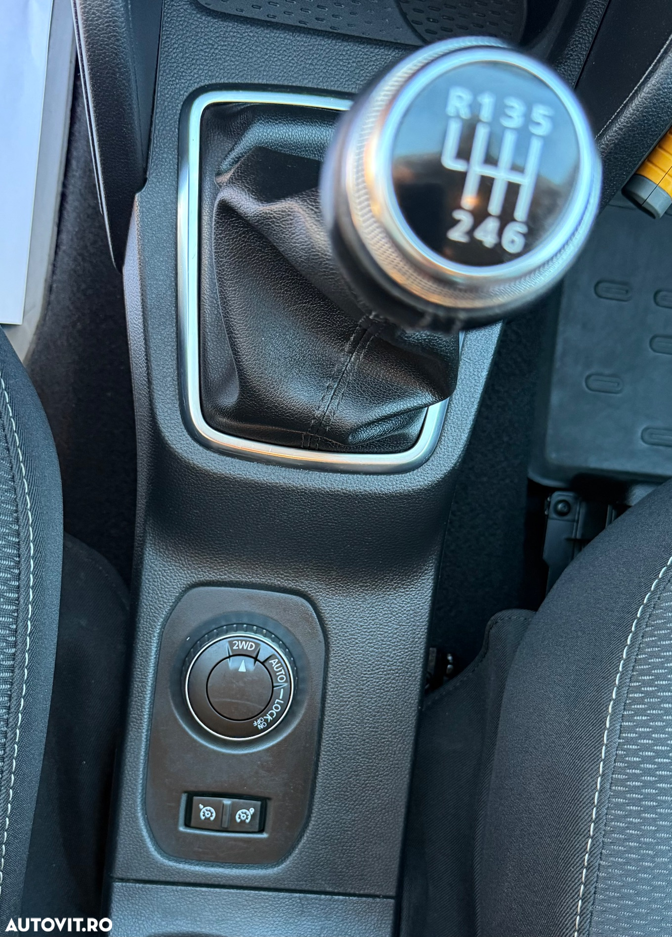 Dacia Duster TCe 125 4x4 Laureate - 4