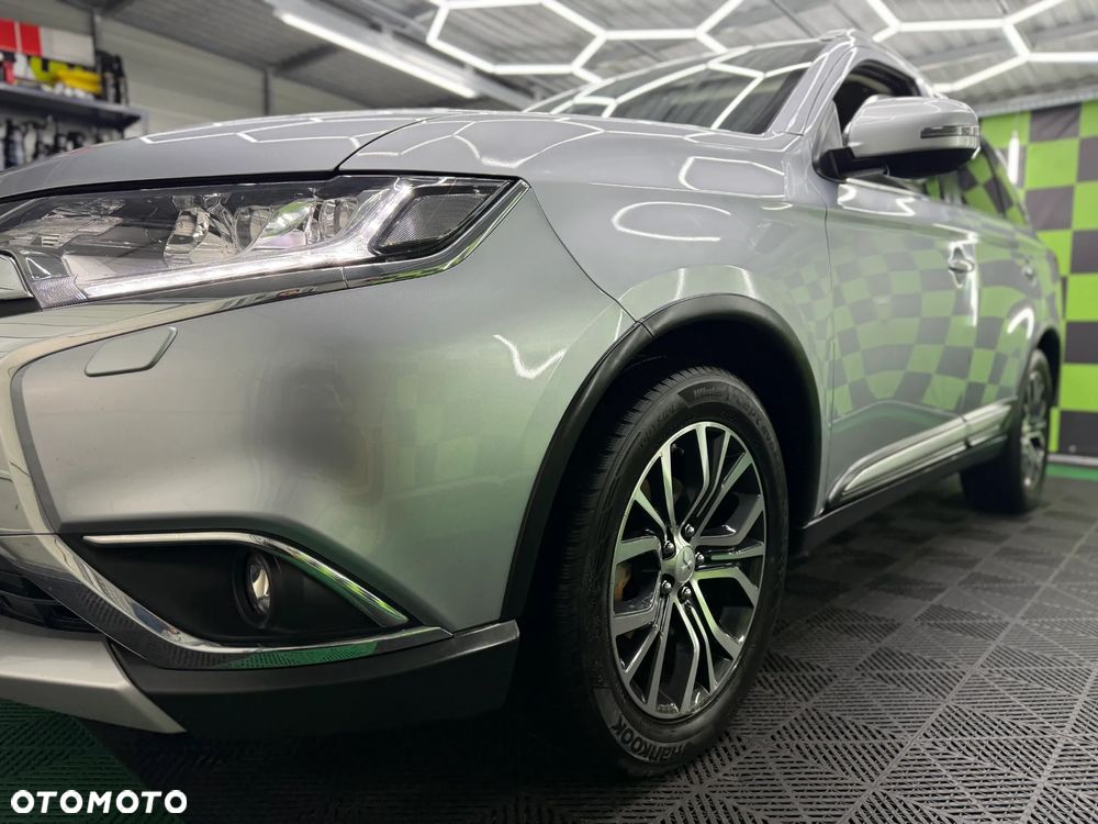 Mitsubishi Outlander 2.2 DI-D 4WD Intense - 26