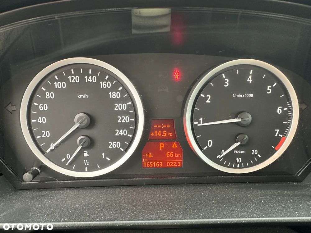 BMW Seria 5 525i - 11