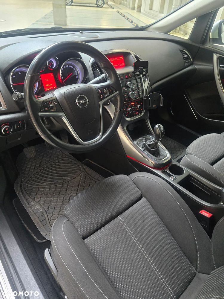 Opel Astra 2.0 CDTI DPF Cosmo - 3
