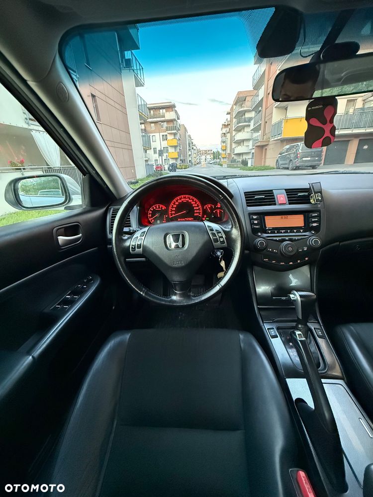 Honda Accord 2.0 Comfort - 14