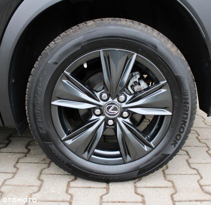 Lexus UX - 36