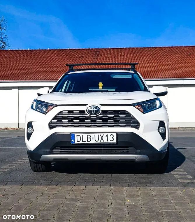 Toyota RAV4 - 1