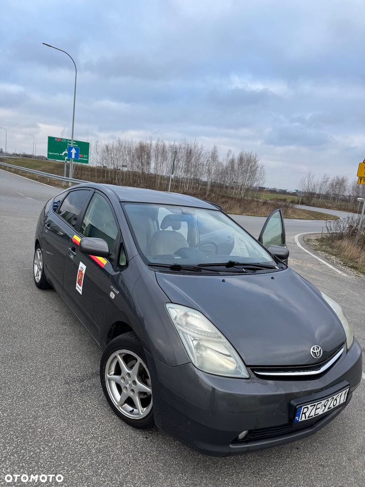 Toyota Prius 1.5 VVT-i Sol (nav) - 1