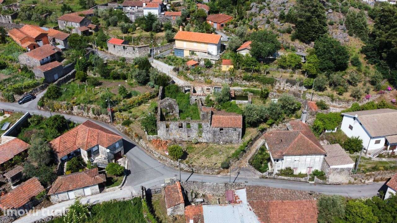 Moradia p/reconstrução – Vouzela - Grande imagem: 2/32