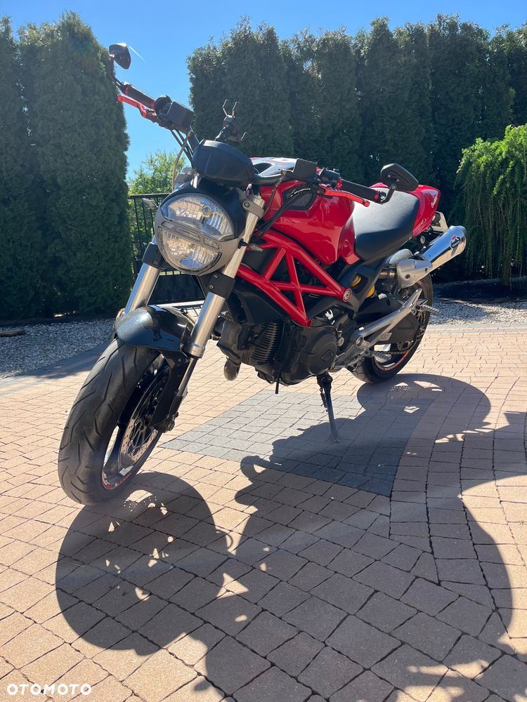 Ducati 696 - 4