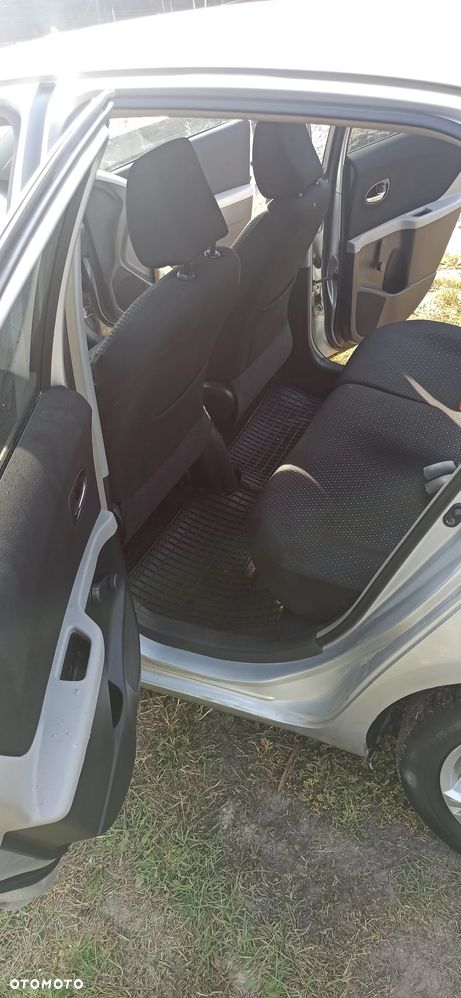 Toyota Yaris - 16