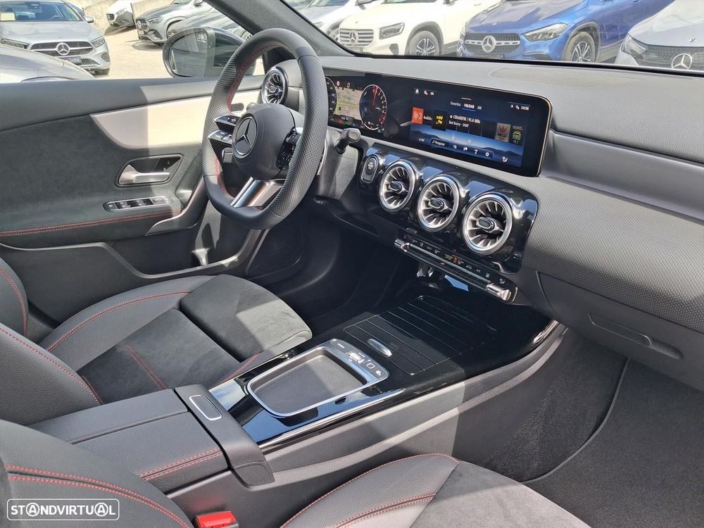 Mercedes-Benz A 250 e AMG Line - 16