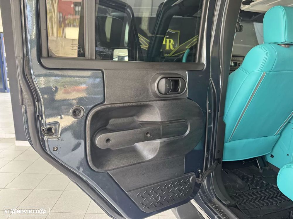 Jeep Wrangler Unlimited 2.8 CRD MTX Rubicon - 24