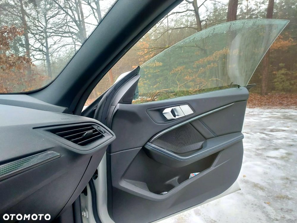 BMW Seria 2 218i M Sport - 25