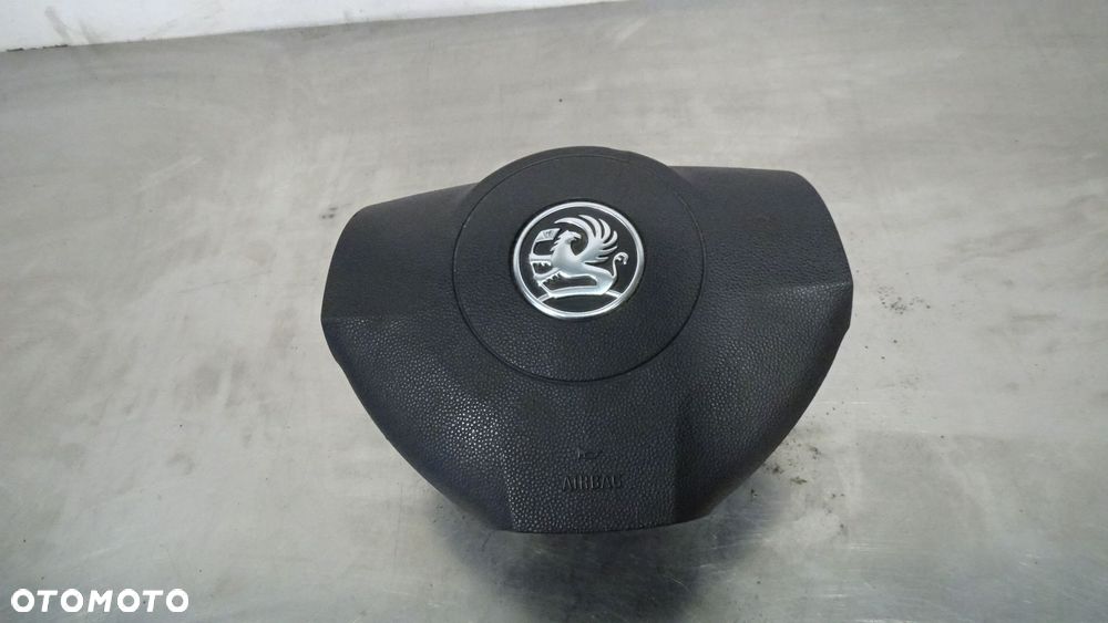 PODUSZKA KIEROWCY AIRBAG OPEL ZAFIRA B 1.8 13111349 - 2