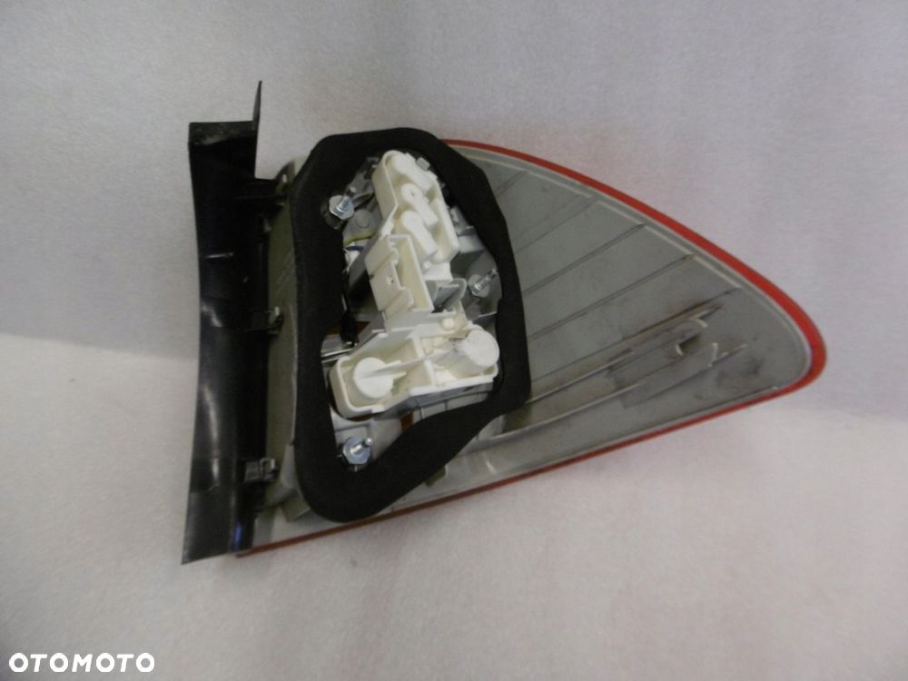 BMW 3 E91 LCI KOMBI LIFT - lampa tylna lewa LED - 4