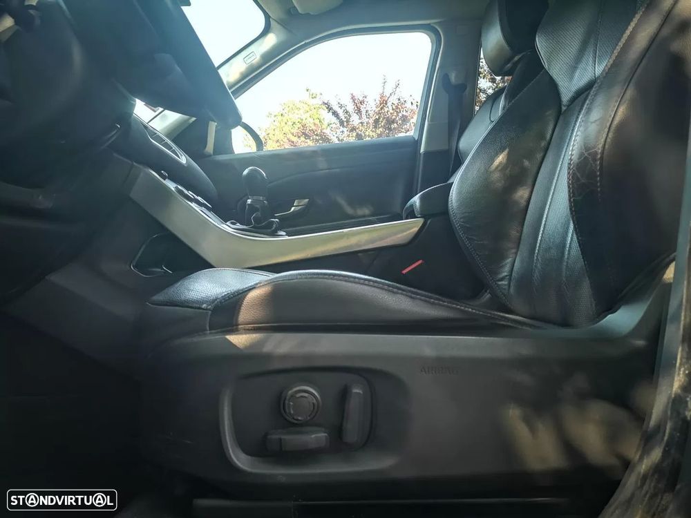 Land Rover Range Rover Evoque 2.0 eD4 SE Dynamic - 24