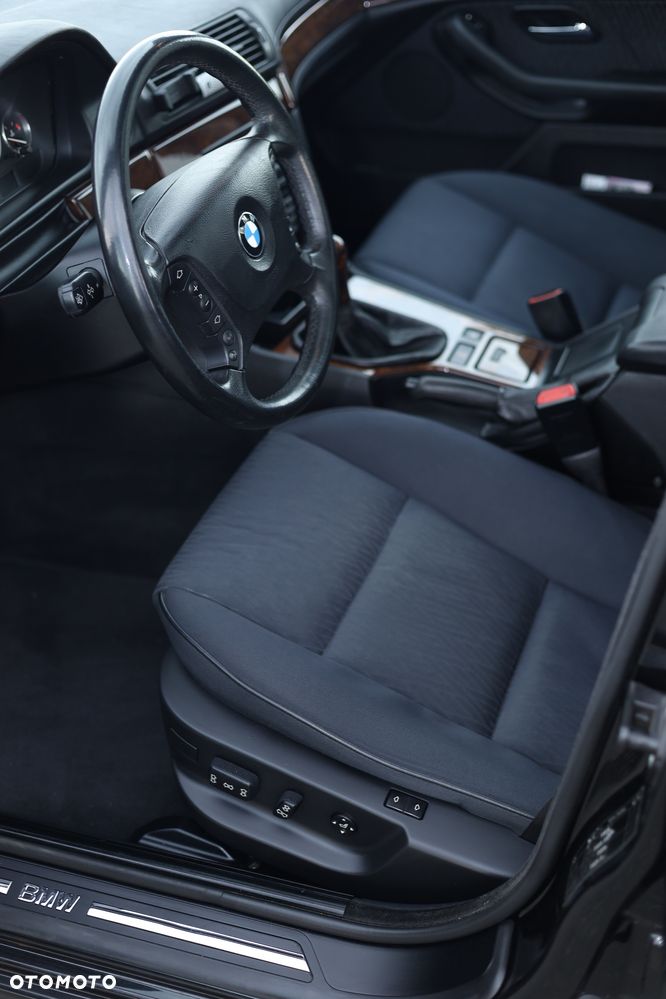 BMW Seria 5 520i - 10