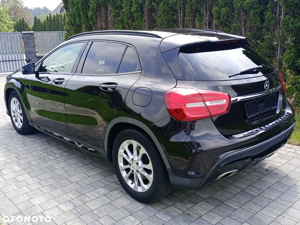 Mercedes-Benz GLA 200 7G-DCT AMG Line - 7