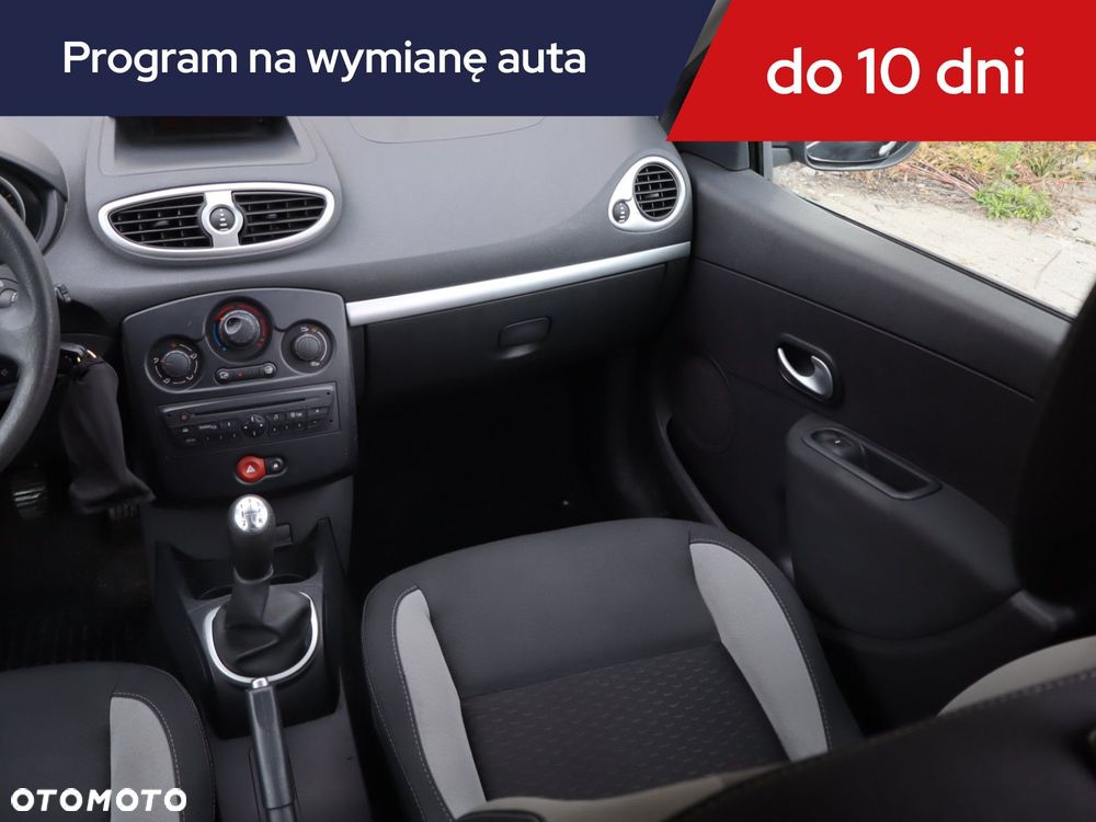 Renault Clio - 10