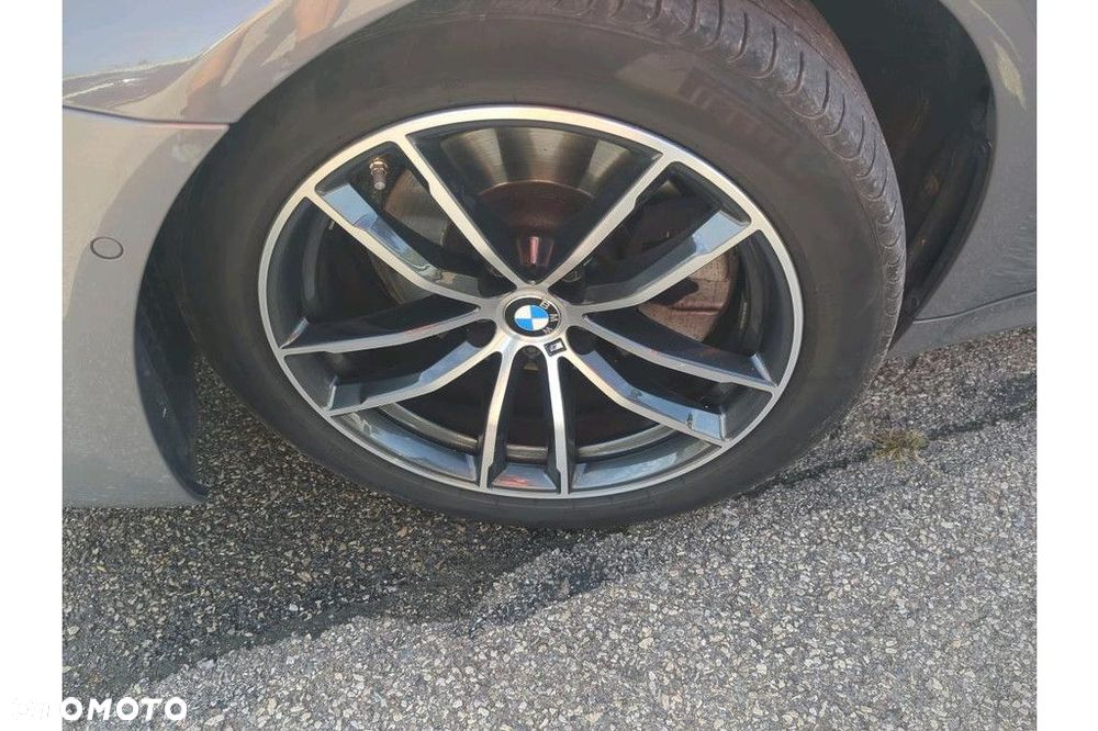 BMW Seria 5 520d xDrive - 2