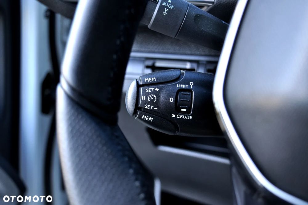 Peugeot 5008 1.2 PureTech Allure S&S - 37