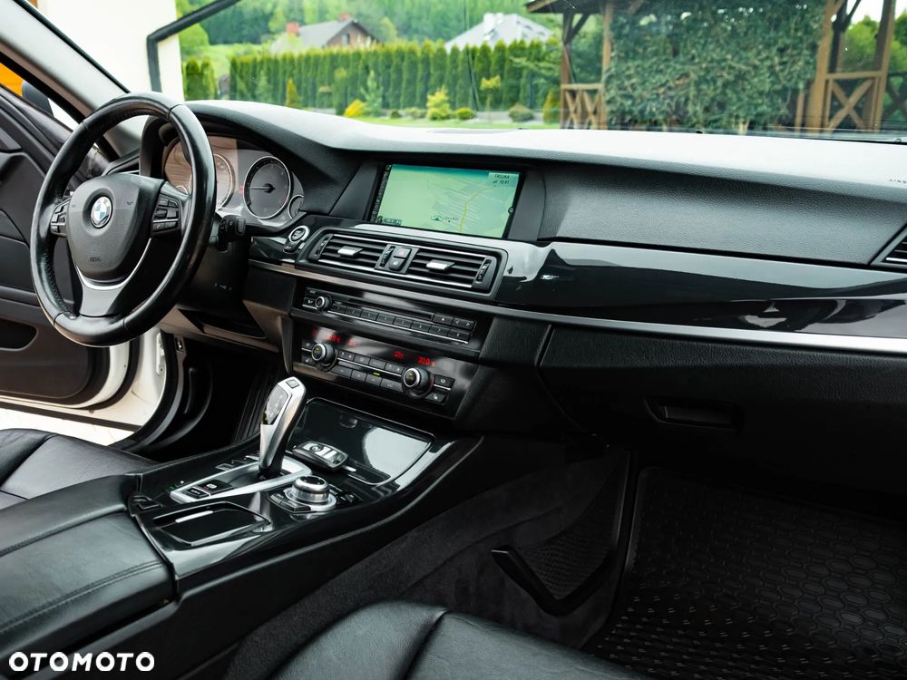 BMW Seria 5 520d Sport-Aut - 24