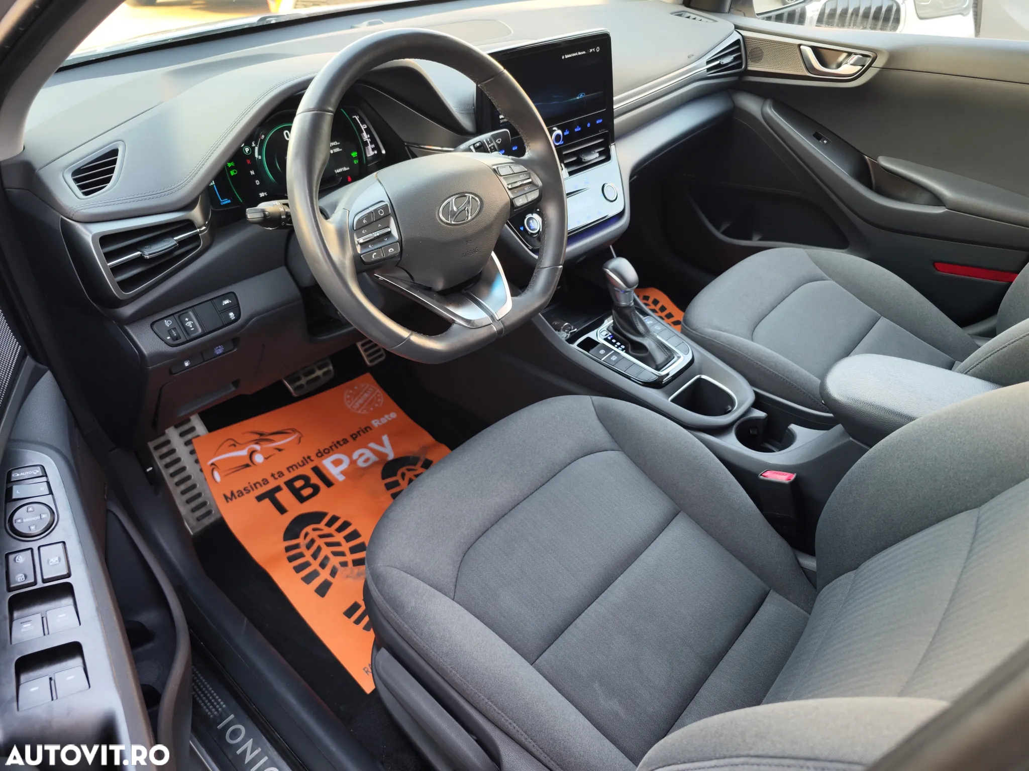 Hyundai IONIQ - 10