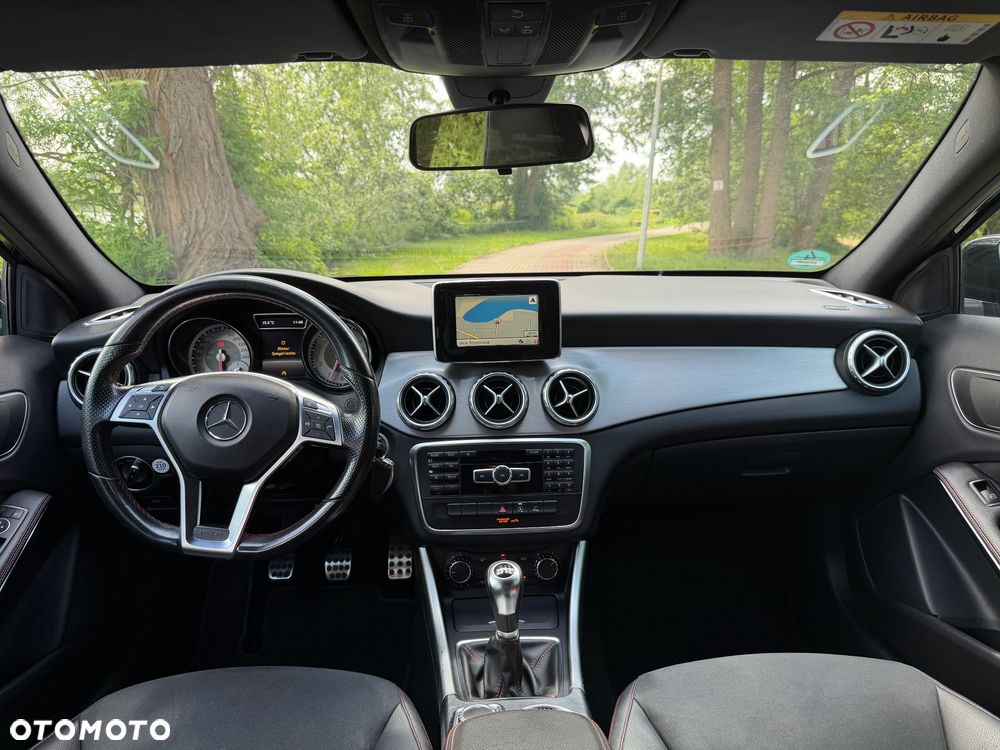 Mercedes-Benz GLA 200 AMG Line - 15