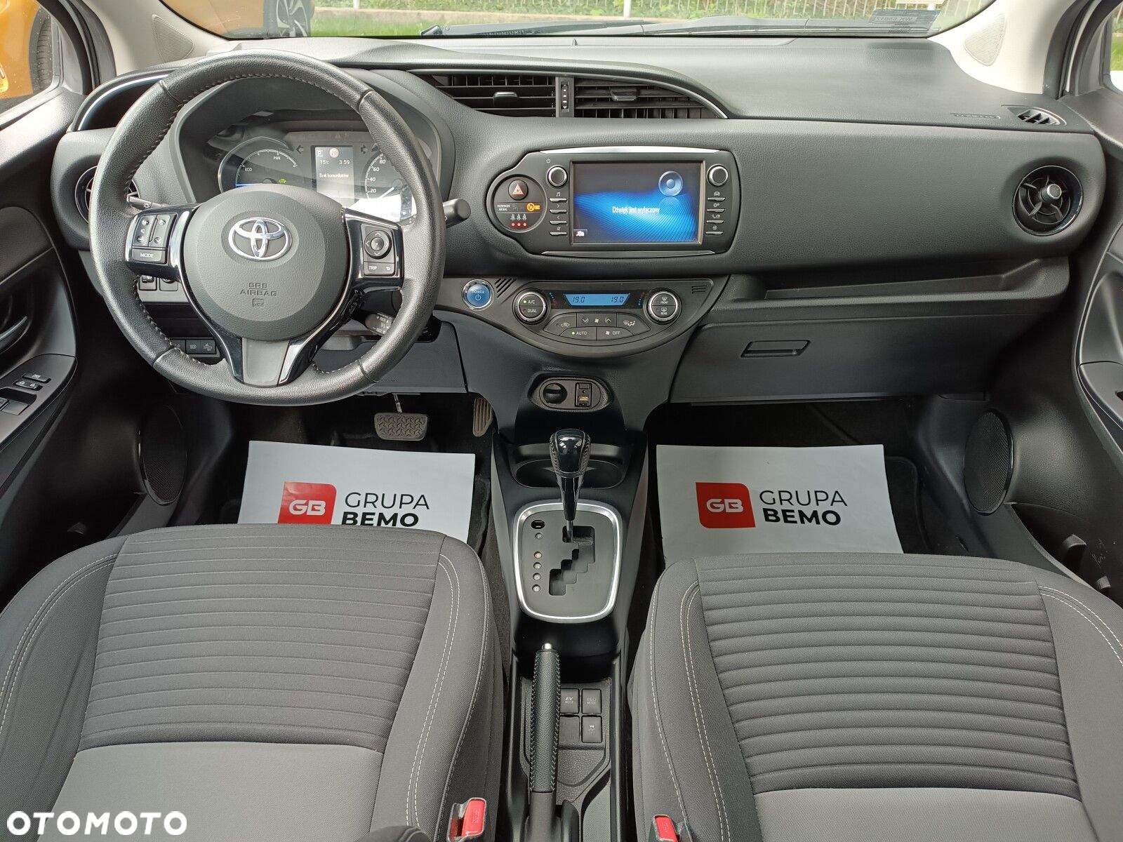 Toyota Yaris Hybrid 100 Active - 10