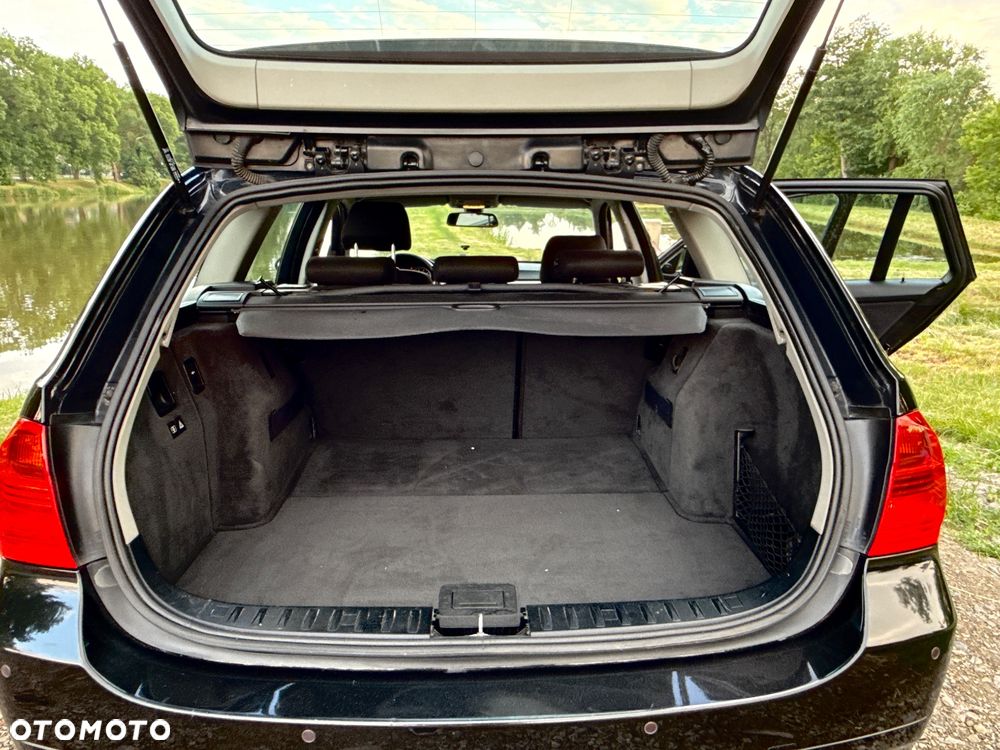 BMW Seria 3 320i - 15