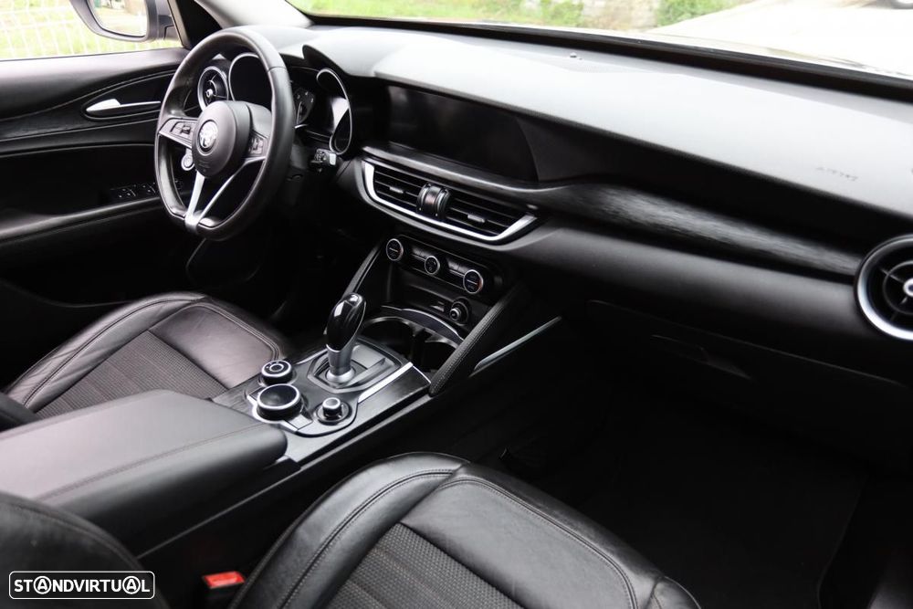 Alfa Romeo Stelvio 2.2 D Super AT8 - 14