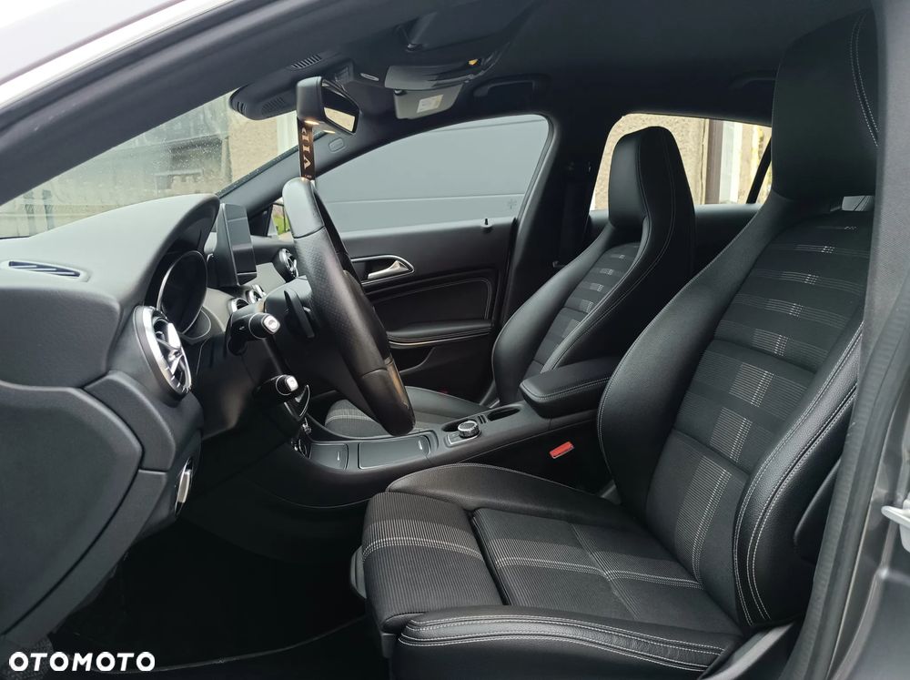 Mercedes-Benz CLA 200 7G-DCT UrbanStyle Edition - 11