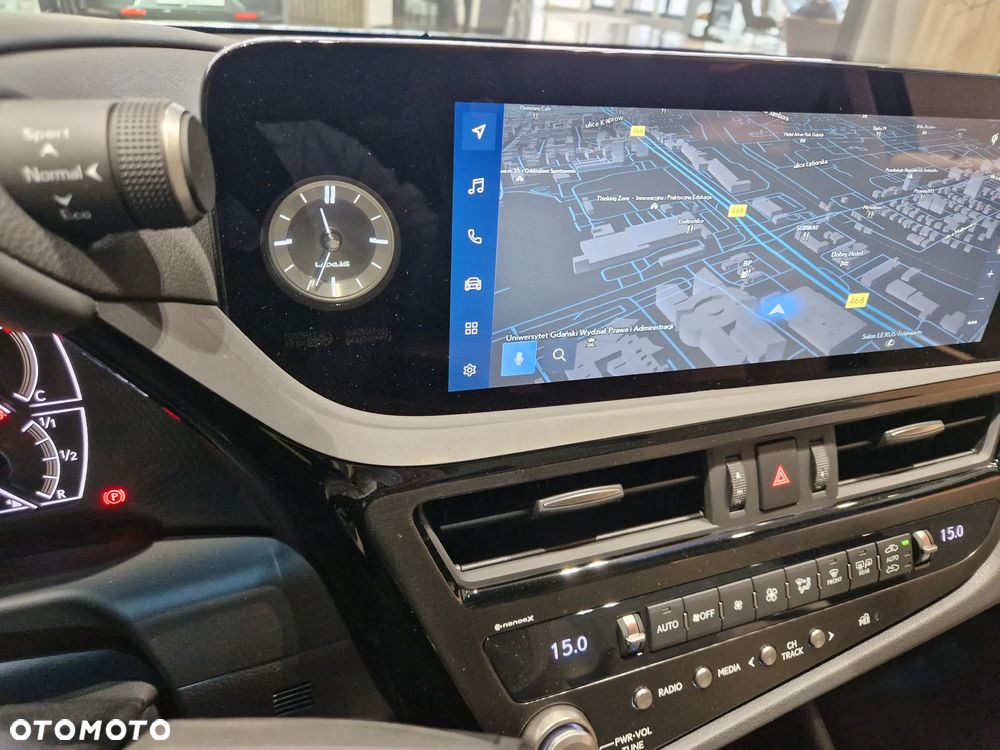 Lexus ES 300h Prestige - 16