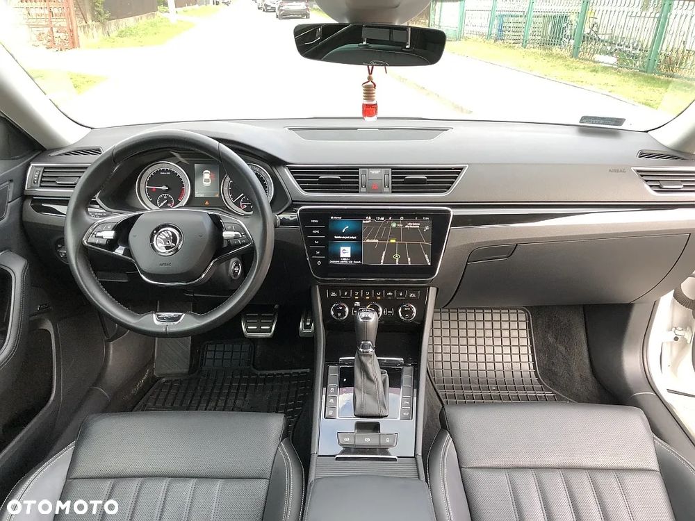Skoda Superb 2.0 TDI SCR 4x4 L&K DSG - 12