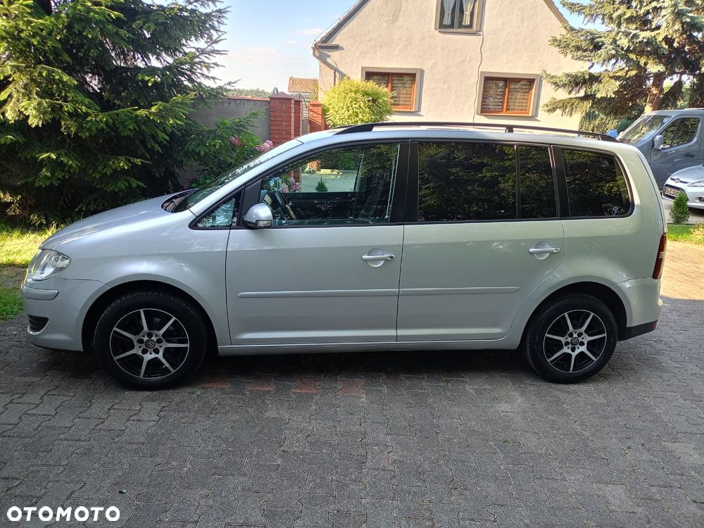 Volkswagen Touran - 3