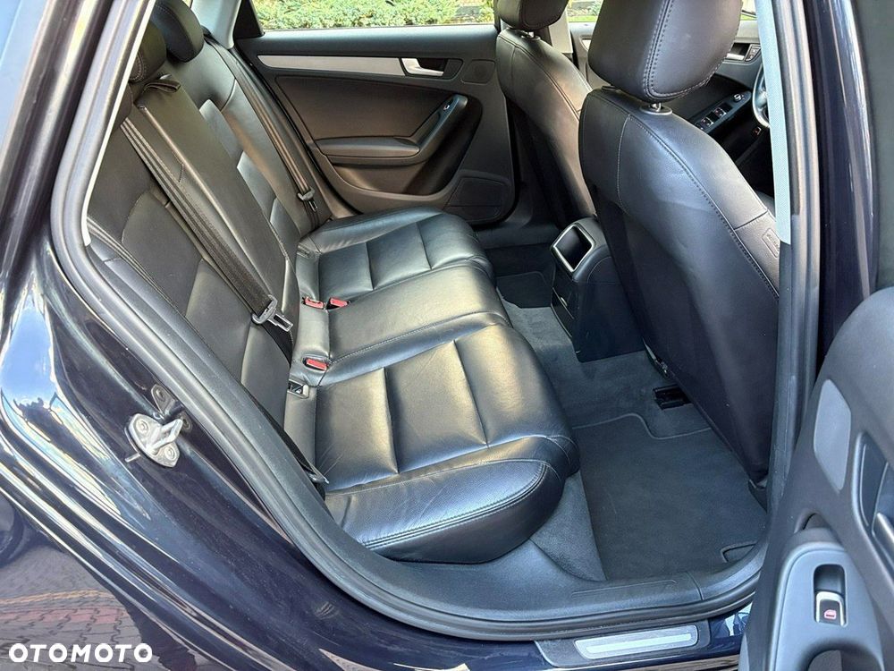 Audi A4 Limousine - 15