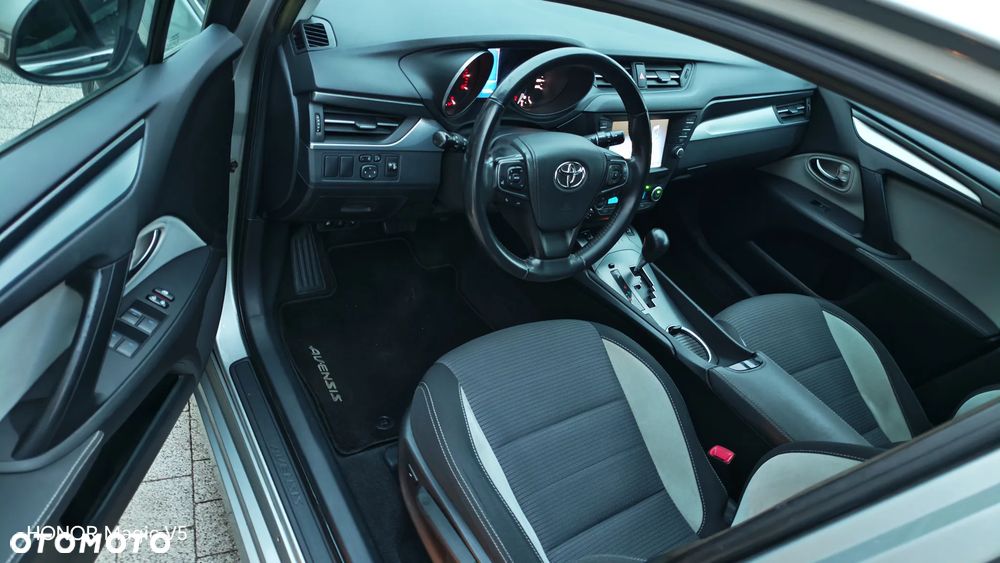 Toyota Avensis 2016 photo 4