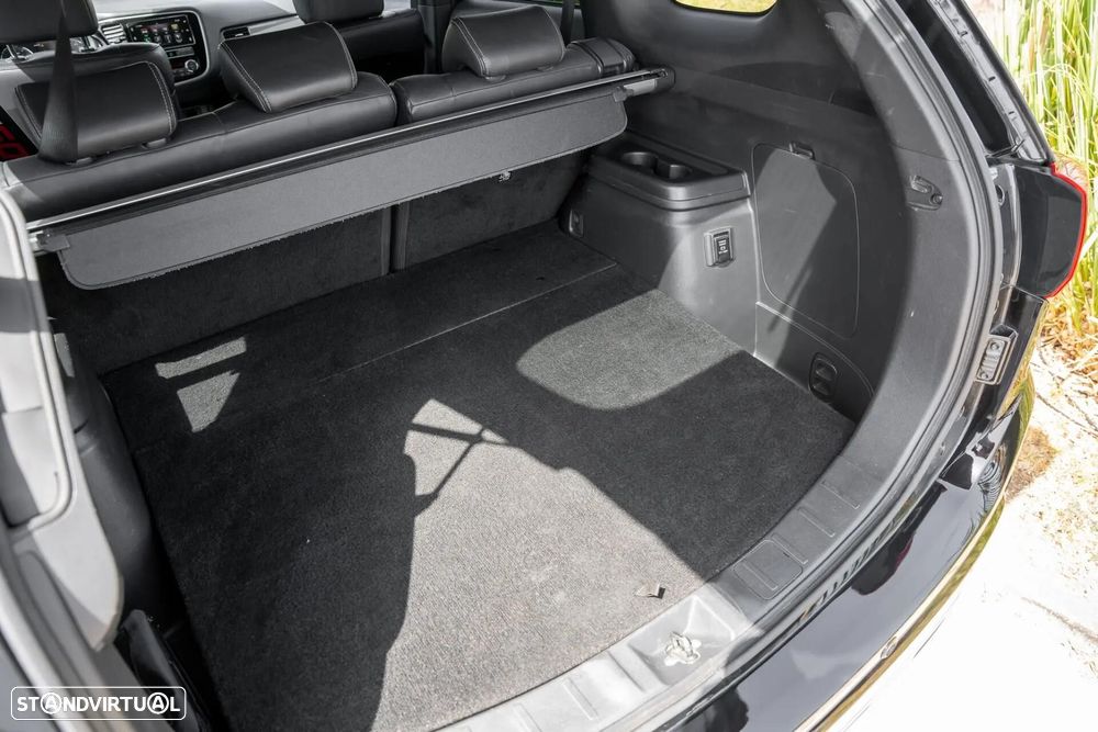 Mitsubishi Outlander 2.4 Instyle - 28