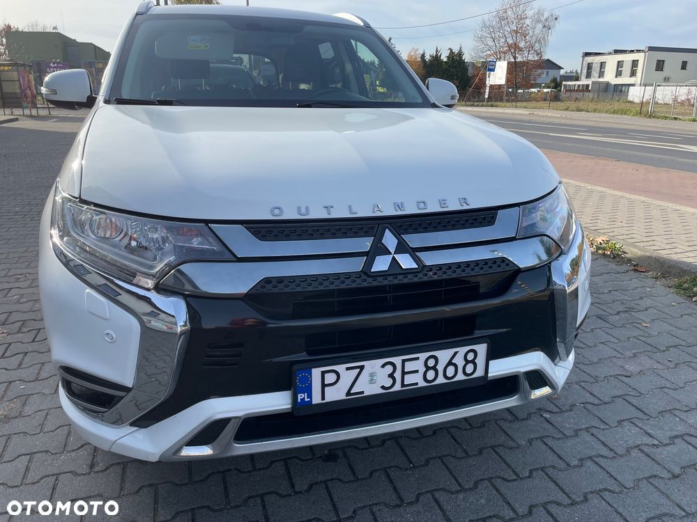 Mitsubishi Outlander - 23