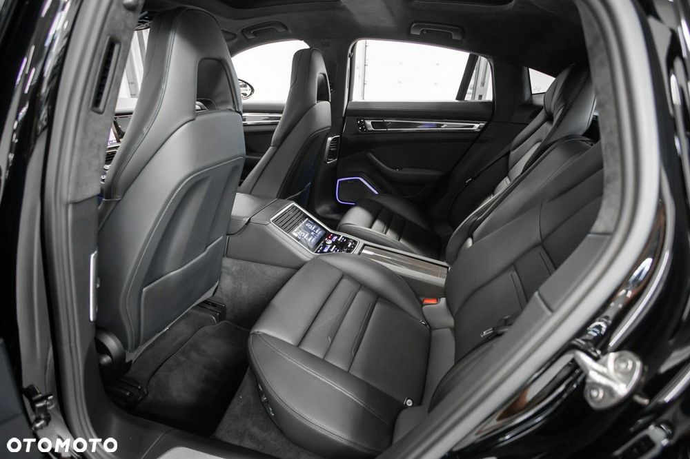 Porsche Panamera Turbo S - 24