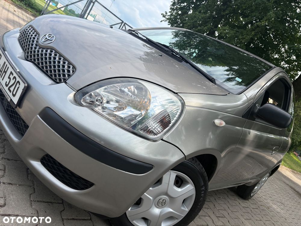 Toyota Yaris 1.0 - 38