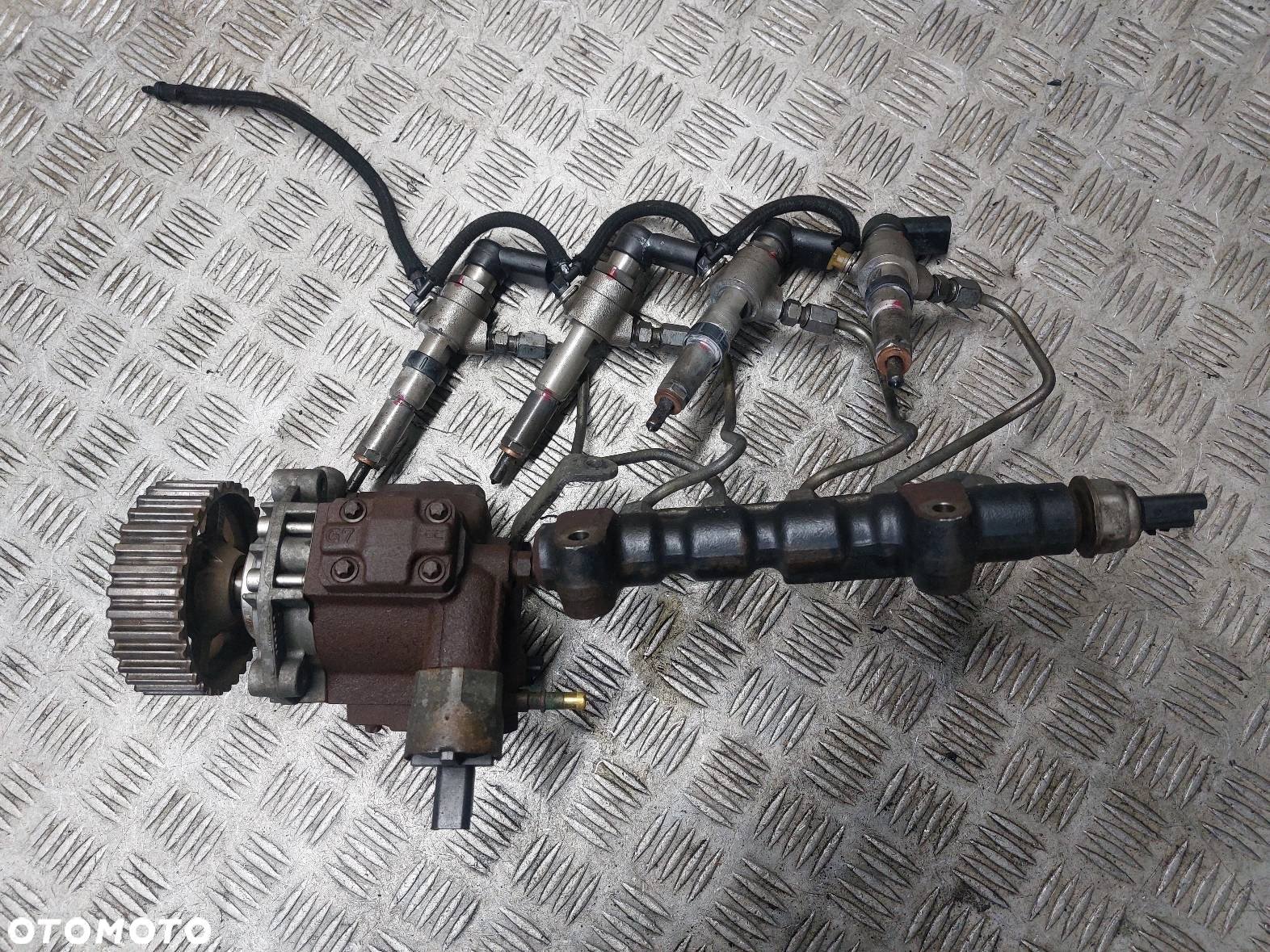 POMPA WTRYSKOWA + WTRYSKIWACZE + KOMPLET FORD FIESTA MK5 LIFT 1.4 TDCI - 7