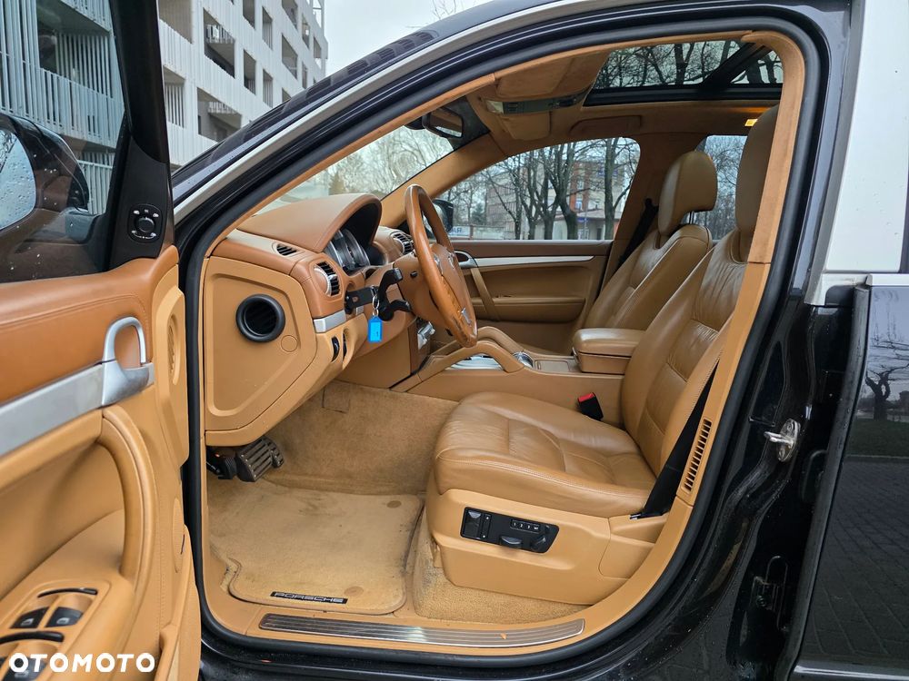 Porsche Cayenne - 4