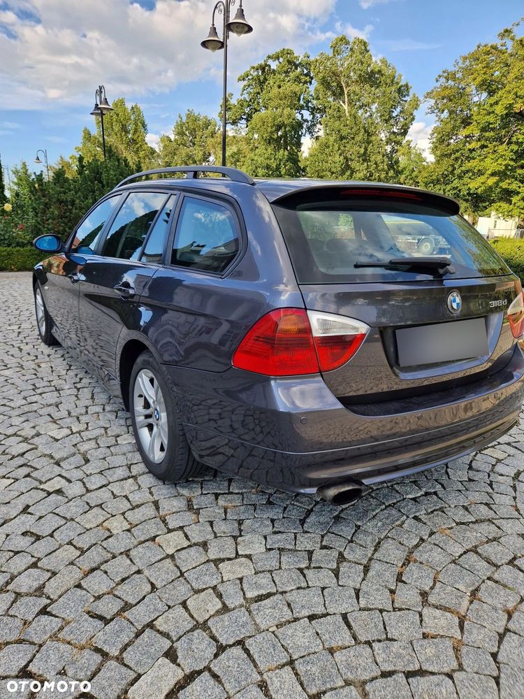 BMW Seria 3 318d - 9