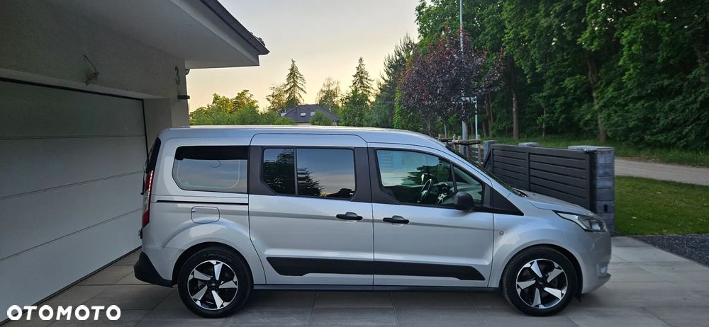 Ford Tourneo Connect Grand - 26