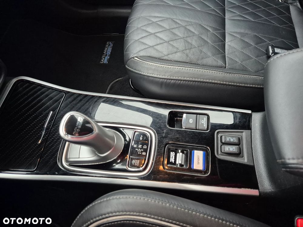 Mitsubishi Outlander Instyle + - 11