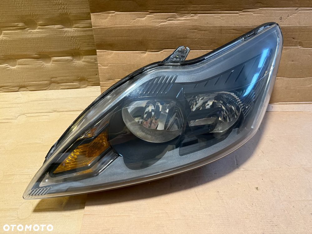 Lampa lewa Ford Focus II lift ciemna 8M51-13W030-CF OE - 1